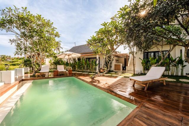 Shared swimming pool