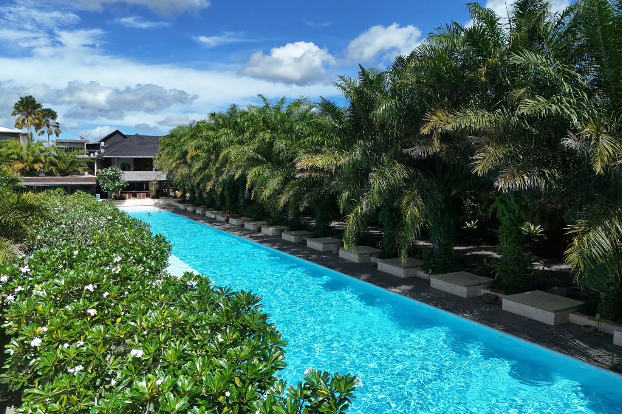 Swimming pool