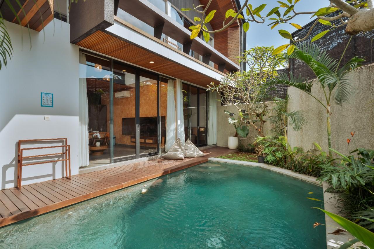 Swimming pool,(#4)