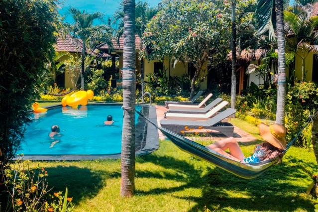 Swimming pool