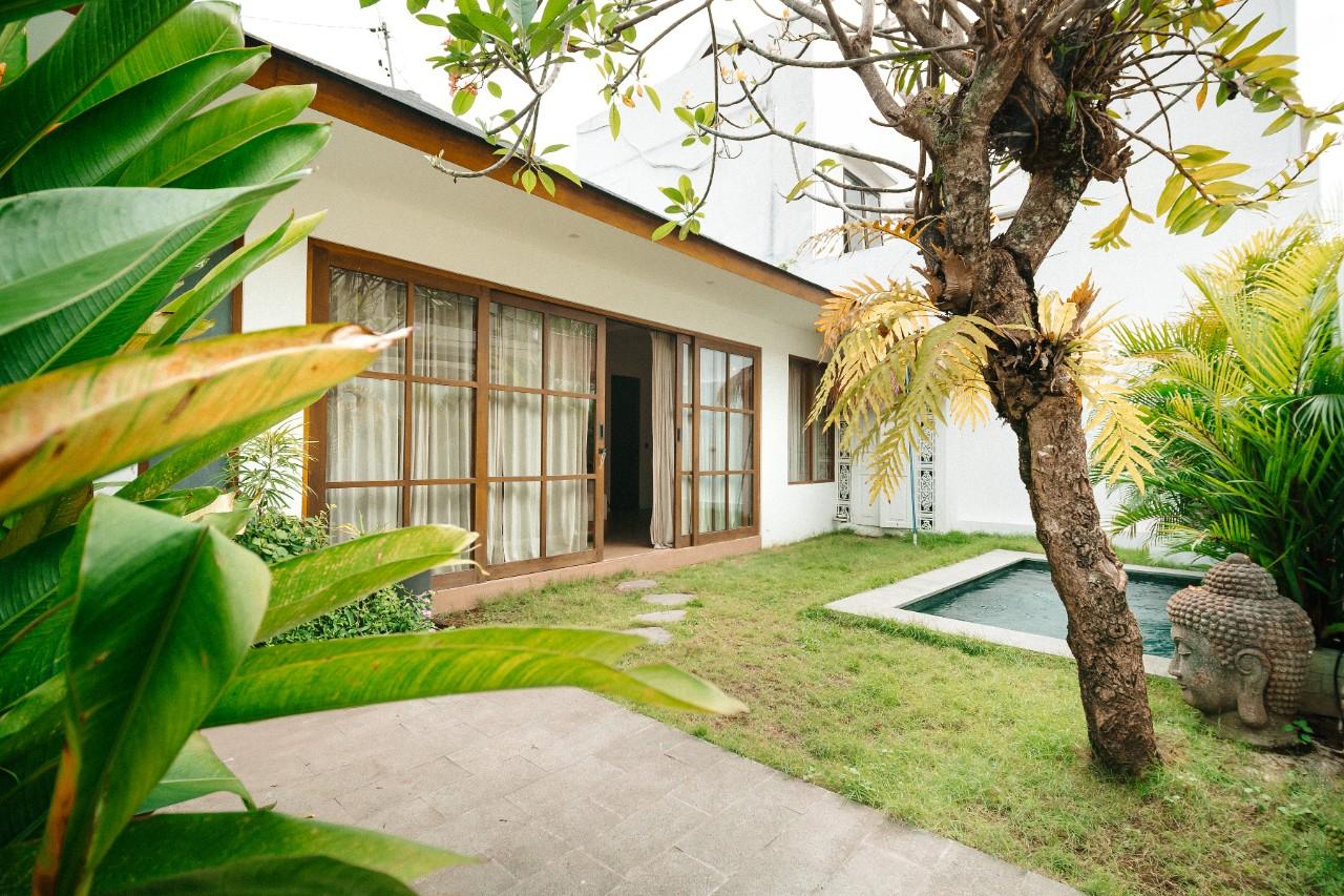 Swimming pool,Garden,Exterior
