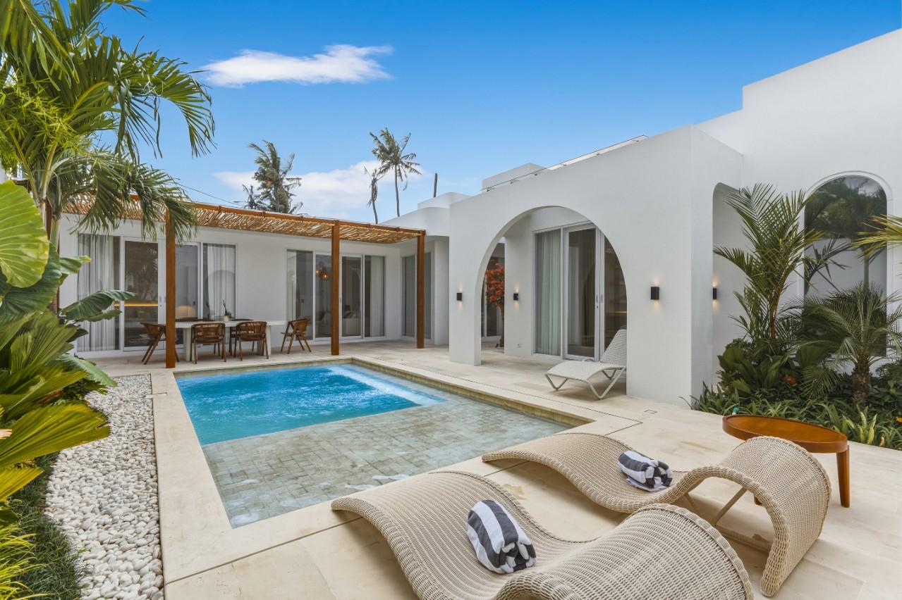 Swimming pool,Garden