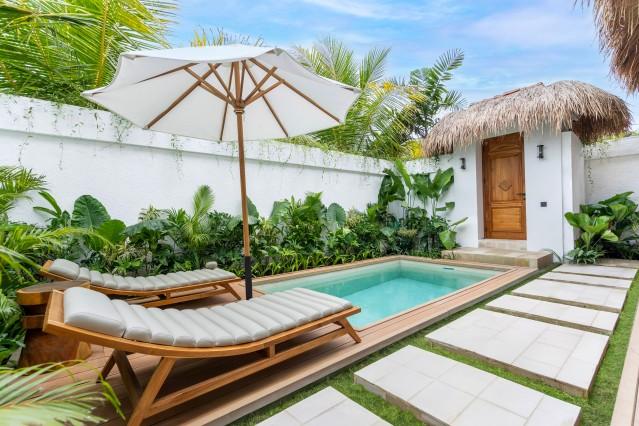 Swimming pool,Garden