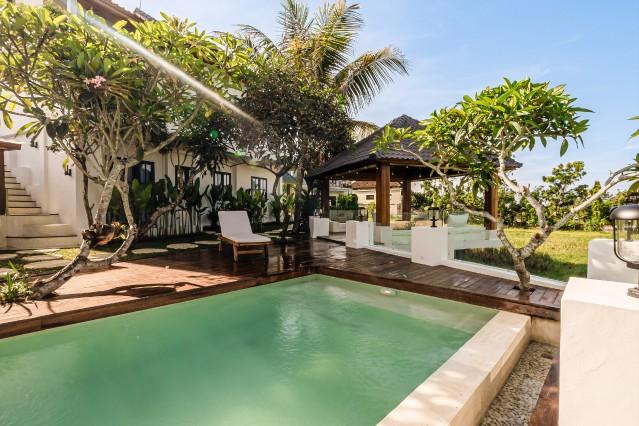 Shared swimming pool